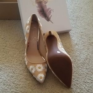 Jessica Simpson Pumps